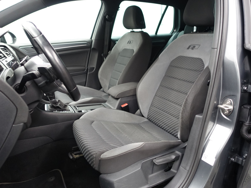 
								Volkswagen Golf 1.5 TSI R-line+ Aut- Virtual Cockpit, Carplay, Sport Interieur, Camera, Park Pilot vol									