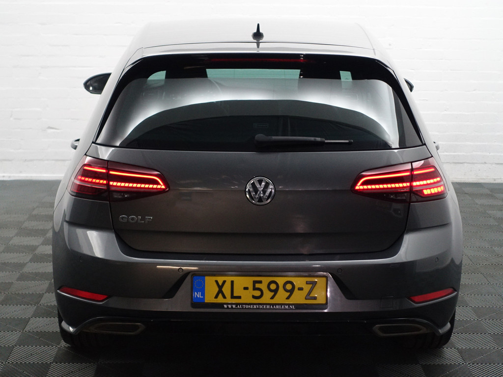 
								Volkswagen Golf 1.5 TSI R-line+ Aut- Virtual Cockpit, Carplay, Sport Interieur, Camera, Park Pilot vol									