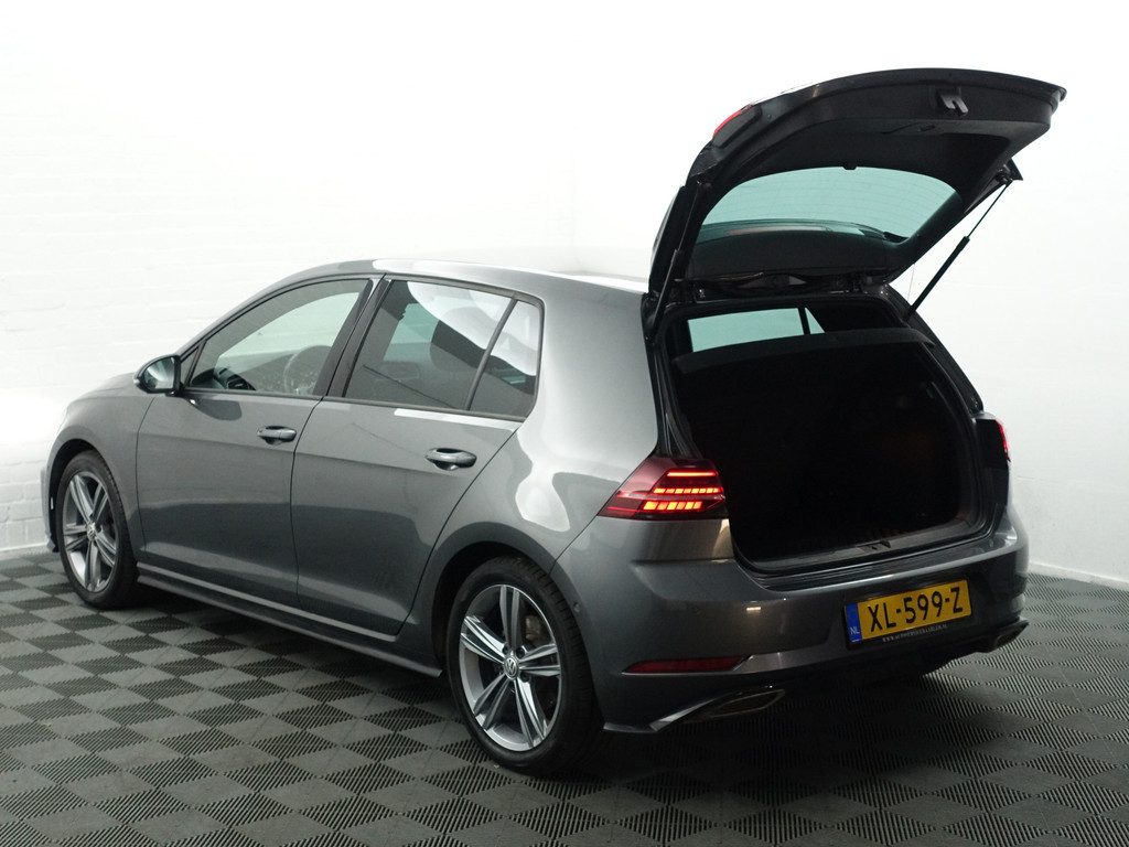 
								Volkswagen Golf 1.5 TSI R-line+ Aut- Virtual Cockpit, Carplay, Sport Interieur, Camera, Park Pilot vol									