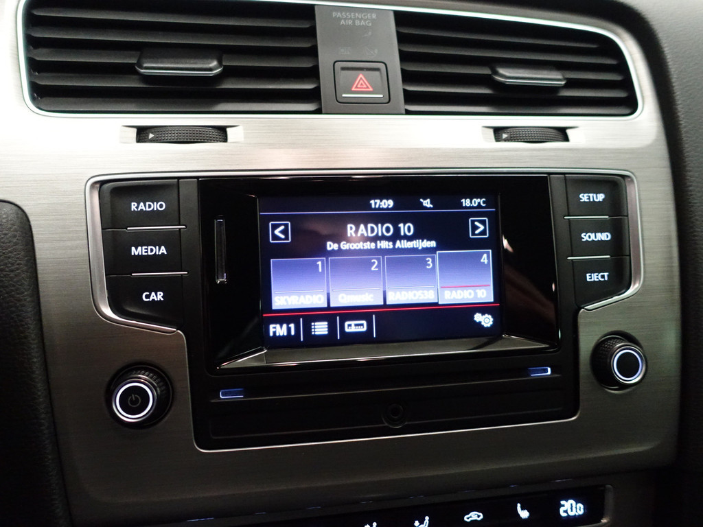 
Volkswagen Golf 2.0 TDI Highline+ Aut- Standkachel, Park Assist, Clima, Stoelverwarming vol									