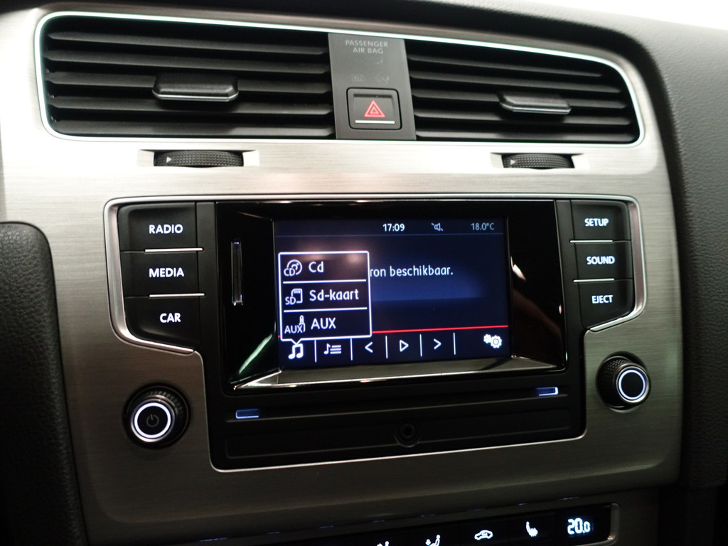 
Volkswagen Golf 2.0 TDI Highline+ Aut- Standkachel, Park Assist, Clima, Stoelverwarming vol									