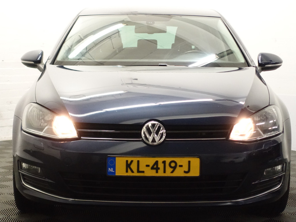 
Volkswagen Golf 2.0 TDI Highline+ Aut- Standkachel, Park Assist, Clima, Stoelverwarming vol									