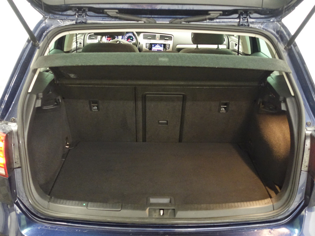 
Volkswagen Golf 2.0 TDI Highline+ Aut- Standkachel, Park Assist, Clima, Stoelverwarming vol									