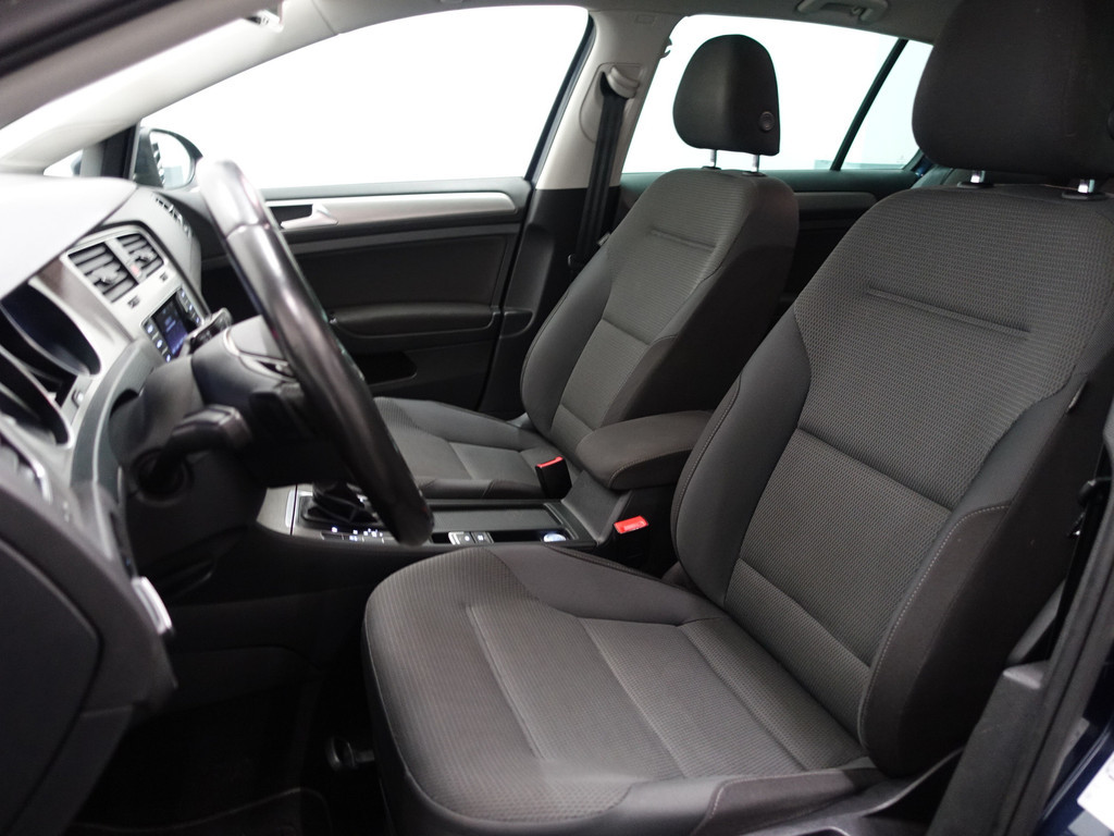 
Volkswagen Golf 2.0 TDI Highline+ Aut- Standkachel, Park Assist, Clima, Stoelverwarming vol									