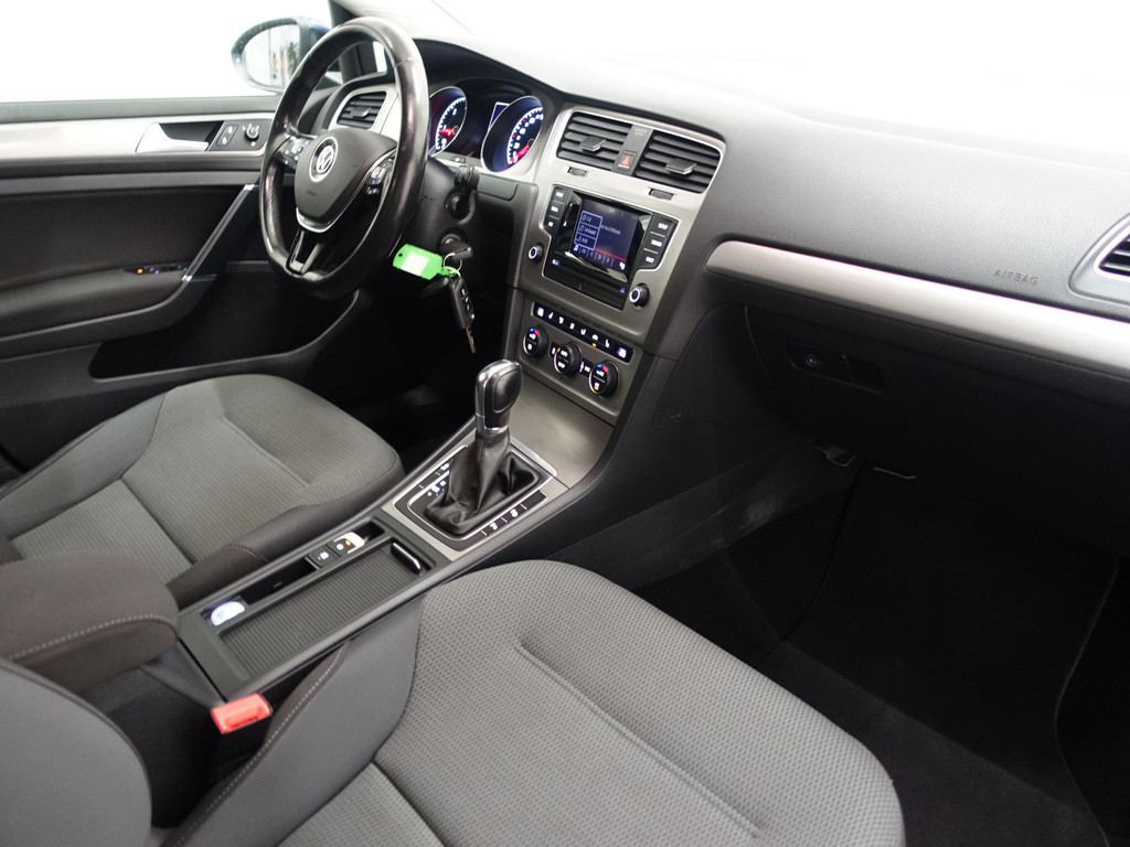 
Volkswagen Golf 2.0 TDI Highline+ Aut- Standkachel, Park Assist, Clima, Stoelverwarming vol									