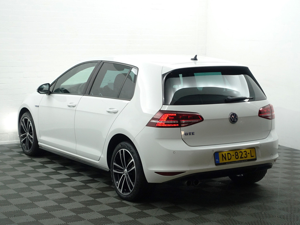 
Volkswagen Golf 1.4 TSI GTE Highline Aut- Xenon Led, CarPlay, Navi, Park Assist, Blindspot, Clima, Cruise vol									