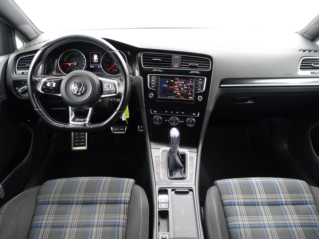 
Volkswagen Golf 1.4 TSI GTE Highline Aut- Xenon Led, CarPlay, Navi, Park Assist, Blindspot, Clima, Cruise vol									