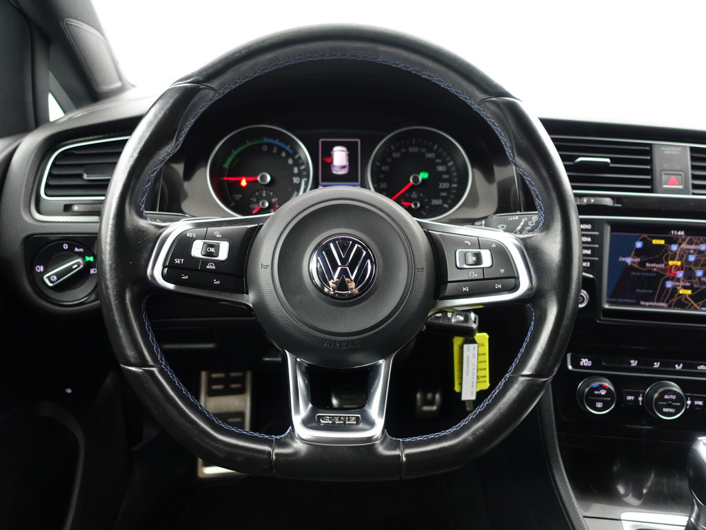 
Volkswagen Golf 1.4 TSI GTE Highline Aut- Xenon Led, CarPlay, Navi, Park Assist, Blindspot, Clima, Cruise vol									