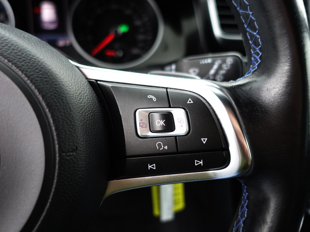 
Volkswagen Golf 1.4 TSI GTE Highline Aut- Xenon Led, CarPlay, Navi, Park Assist, Blindspot, Clima, Cruise vol									