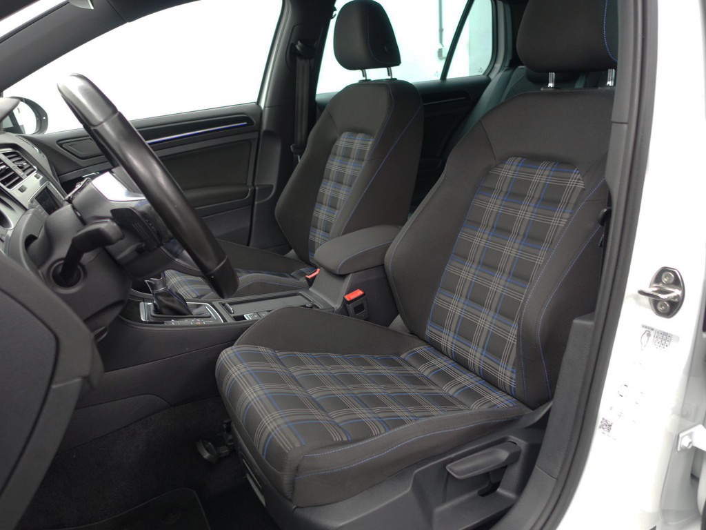 
Volkswagen Golf 1.4 TSI GTE Highline Aut- Xenon Led, CarPlay, Navi, Park Assist, Blindspot, Clima, Cruise vol									