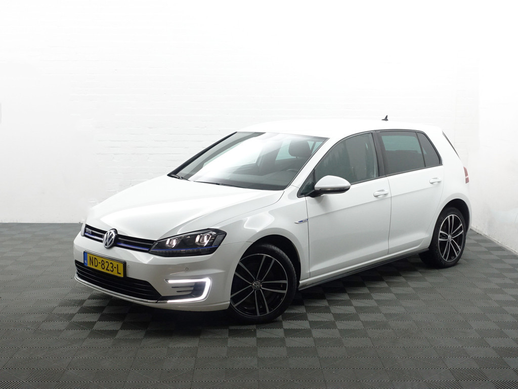 
Volkswagen Golf 1.4 TSI GTE Highline Aut- Xenon Led, CarPlay, Navi, Park Assist, Blindspot, Clima, Cruise vol									