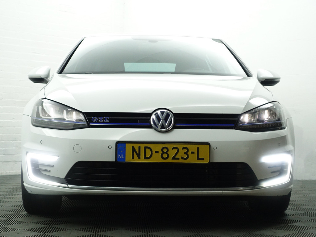 
Volkswagen Golf 1.4 TSI GTE Highline Aut- Xenon Led, CarPlay, Navi, Park Assist, Blindspot, Clima, Cruise vol									
