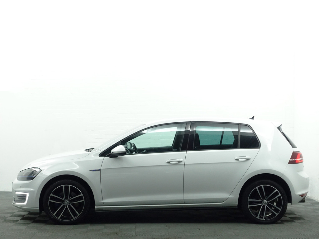 
Volkswagen Golf 1.4 TSI GTE Highline Aut- Xenon Led, CarPlay, Navi, Park Assist, Blindspot, Clima, Cruise vol									