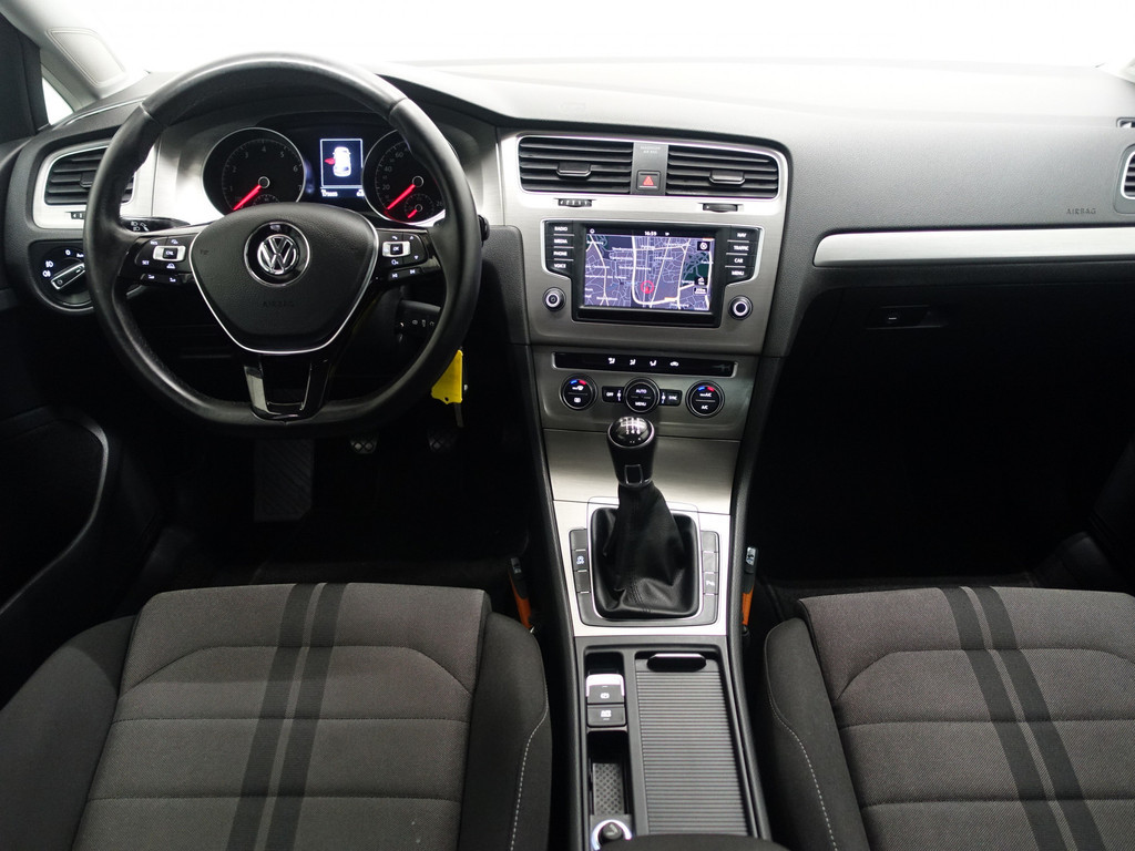 
								Volkswagen Golf 1.0 TSI Highline- Full map Navi, Camera, Cruise, ECC, LMV vol									