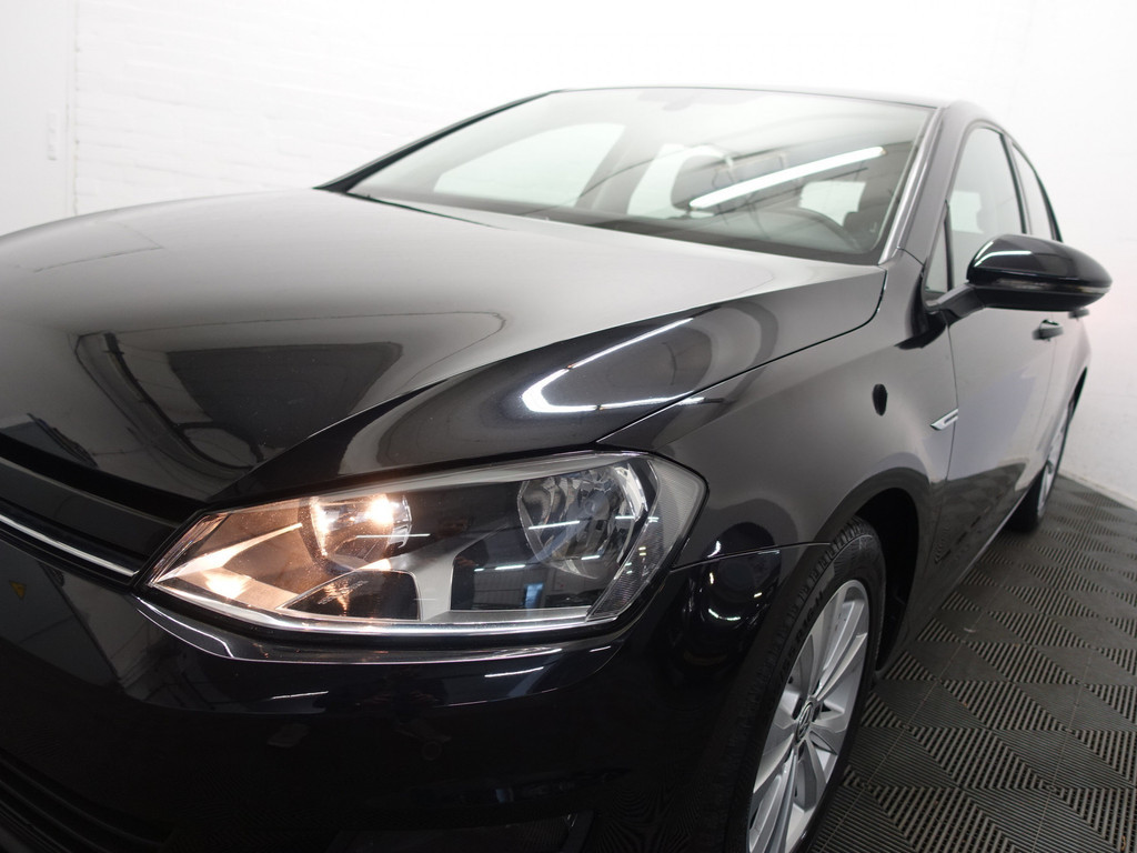 
								Volkswagen Golf 1.0 TSI Highline- Full map Navi, Camera, Cruise, ECC, LMV vol									