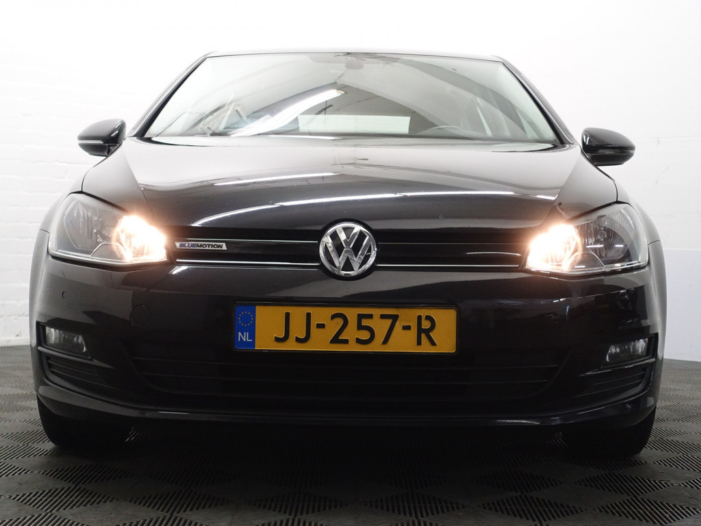 
								Volkswagen Golf 1.0 TSI Highline- Full map Navi, Camera, Cruise, ECC, LMV vol									
