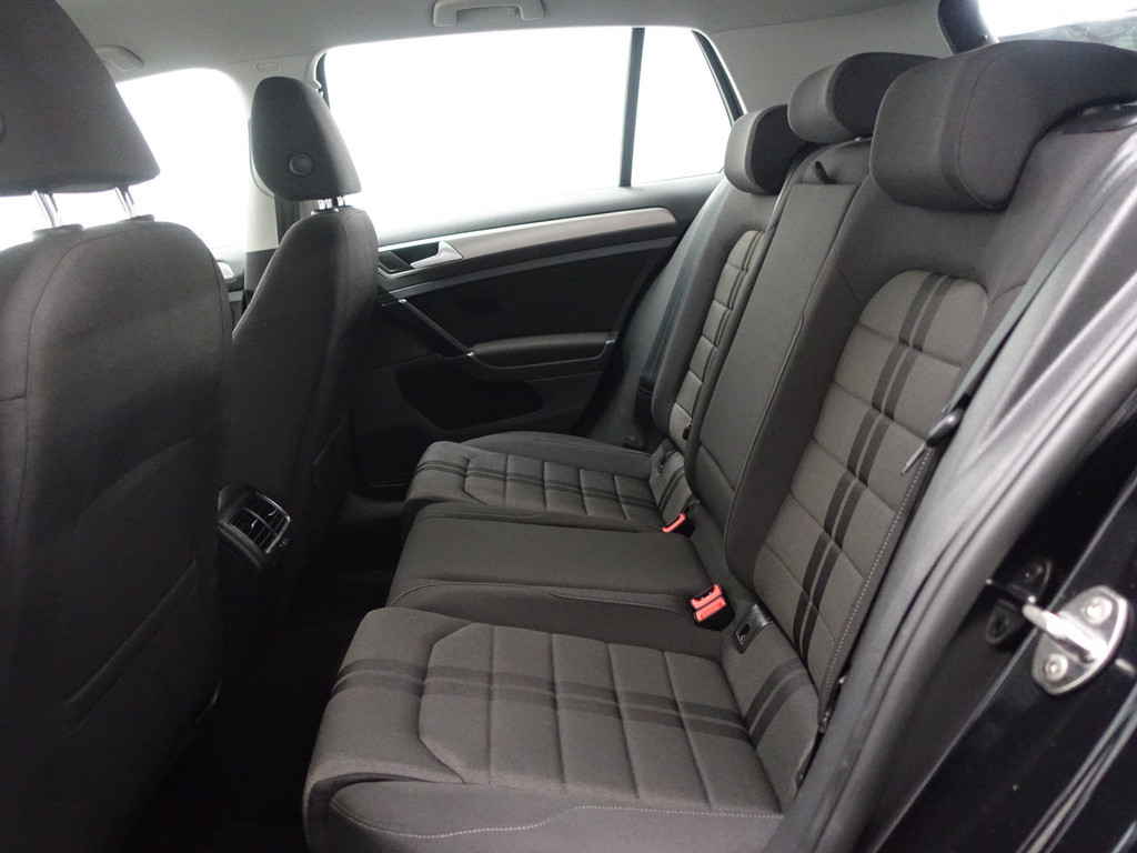 
								Volkswagen Golf 1.0 TSI Highline- Full map Navi, Camera, Cruise, ECC, LMV vol									