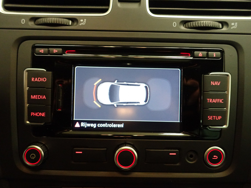 
Volkswagen Golf 1.4 TSI R-line+ Aut- Schuifdak, Stoelverwarming, Navi, Sport Interieur, Park Assist vol									