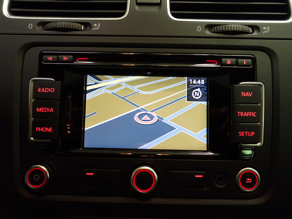 
Volkswagen Golf 1.4 TSI R-line+ Aut- Schuifdak, Stoelverwarming, Navi, Sport Interieur, Park Assist vol									