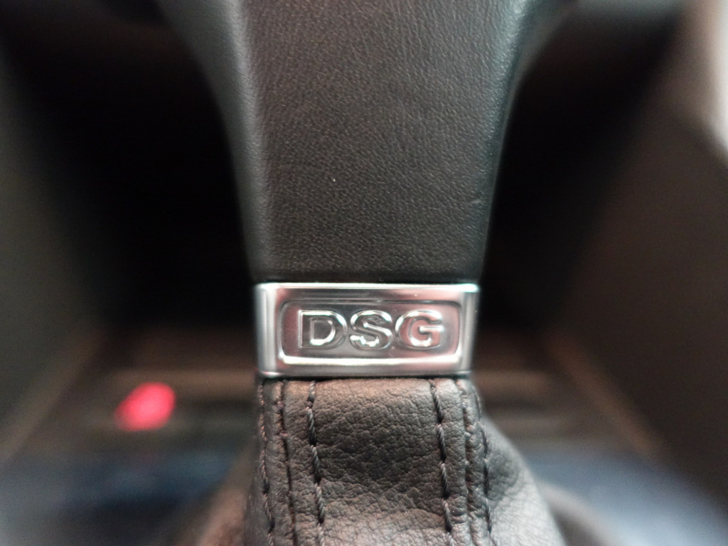 
Volkswagen Golf 1.4 TSI R-line+ Aut- Schuifdak, Stoelverwarming, Navi, Sport Interieur, Park Assist vol									