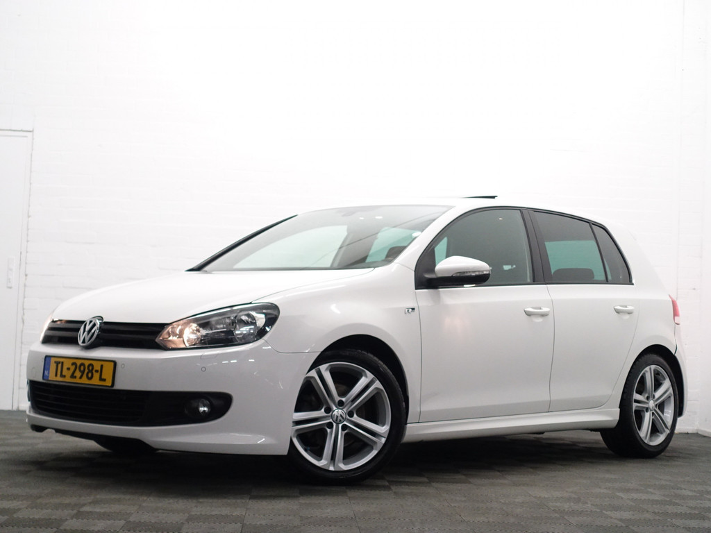 
Volkswagen Golf 1.4 TSI R-line+ Aut- Schuifdak, Stoelverwarming, Navi, Sport Interieur, Park Assist vol									