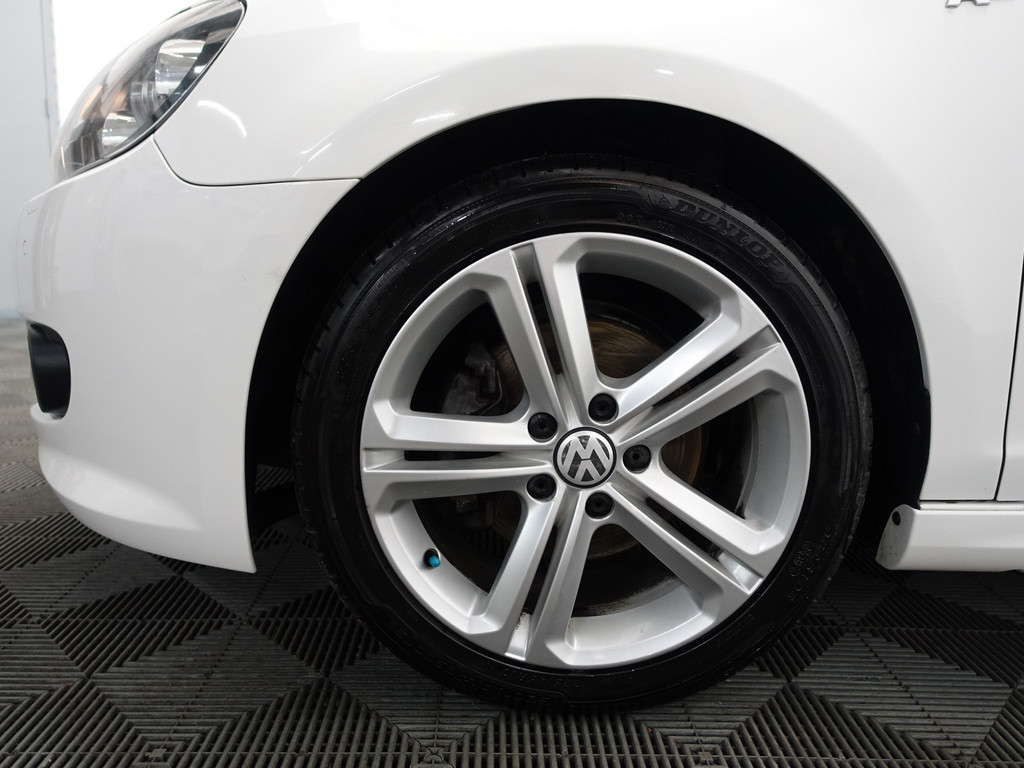 
Volkswagen Golf 1.4 TSI R-line+ Aut- Schuifdak, Stoelverwarming, Navi, Sport Interieur, Park Assist vol									