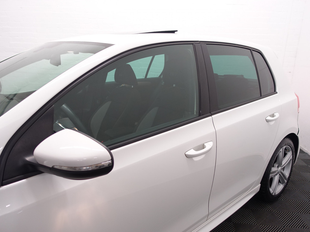 
Volkswagen Golf 1.4 TSI R-line+ Aut- Schuifdak, Stoelverwarming, Navi, Sport Interieur, Park Assist vol									