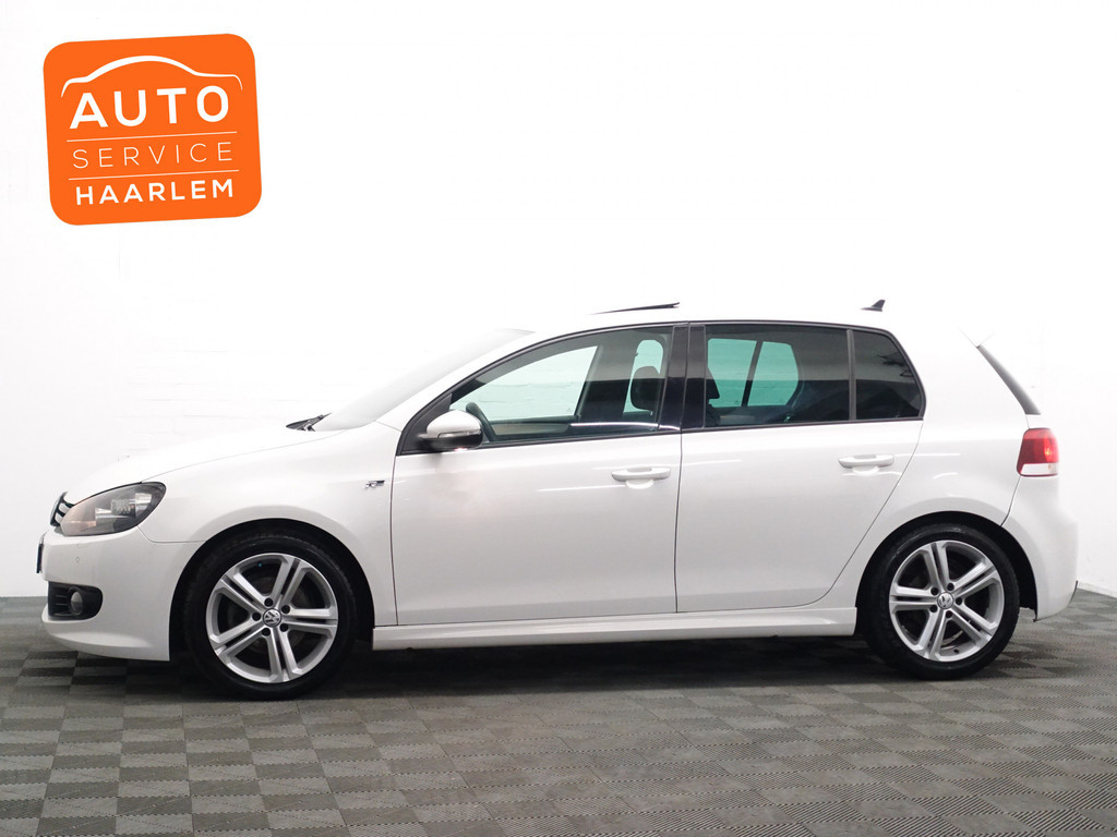 
Volkswagen Golf 1.4 TSI R-line+ Aut- Schuifdak, Stoelverwarming, Navi, Sport Interieur, Park Assist vol									