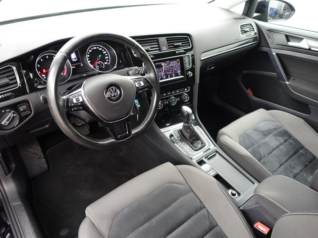 
Volkswagen Golf 1.2 TSI Highline Aut- Navi, Park Assist, Clima, Cruise, Sport Interieur vol									
