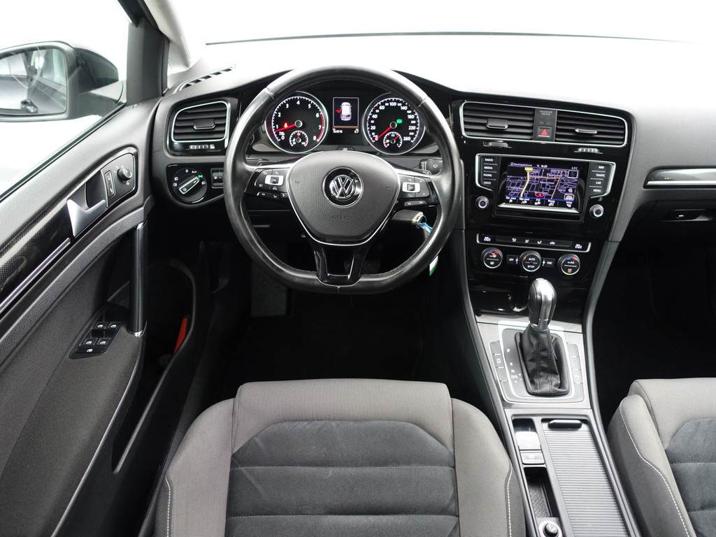 
Volkswagen Golf 1.2 TSI Highline Aut- Navi, Park Assist, Clima, Cruise, Sport Interieur vol									