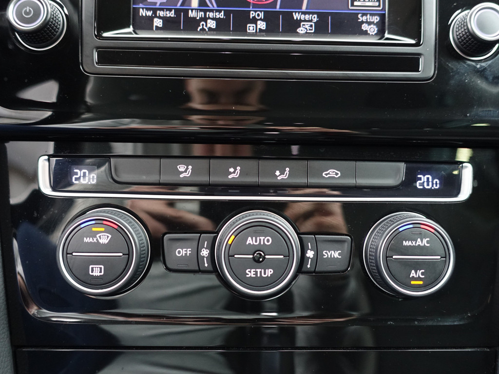 
Volkswagen Golf 1.2 TSI Highline Aut- Navi, Park Assist, Clima, Cruise, Sport Interieur vol									