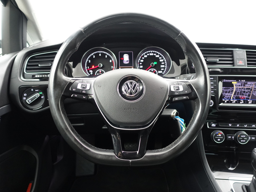 
Volkswagen Golf 1.2 TSI Highline Aut- Navi, Park Assist, Clima, Cruise, Sport Interieur vol									