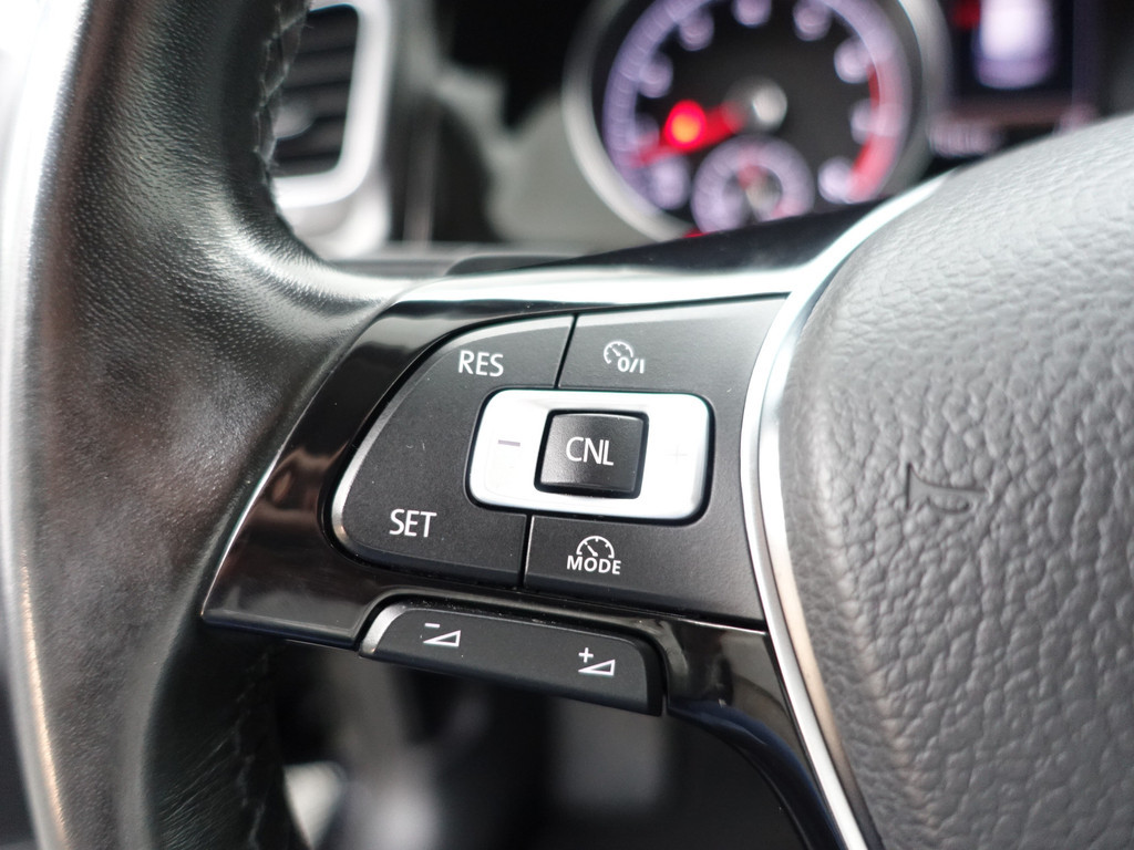 
Volkswagen Golf 1.2 TSI Highline Aut- Navi, Park Assist, Clima, Cruise, Sport Interieur vol									