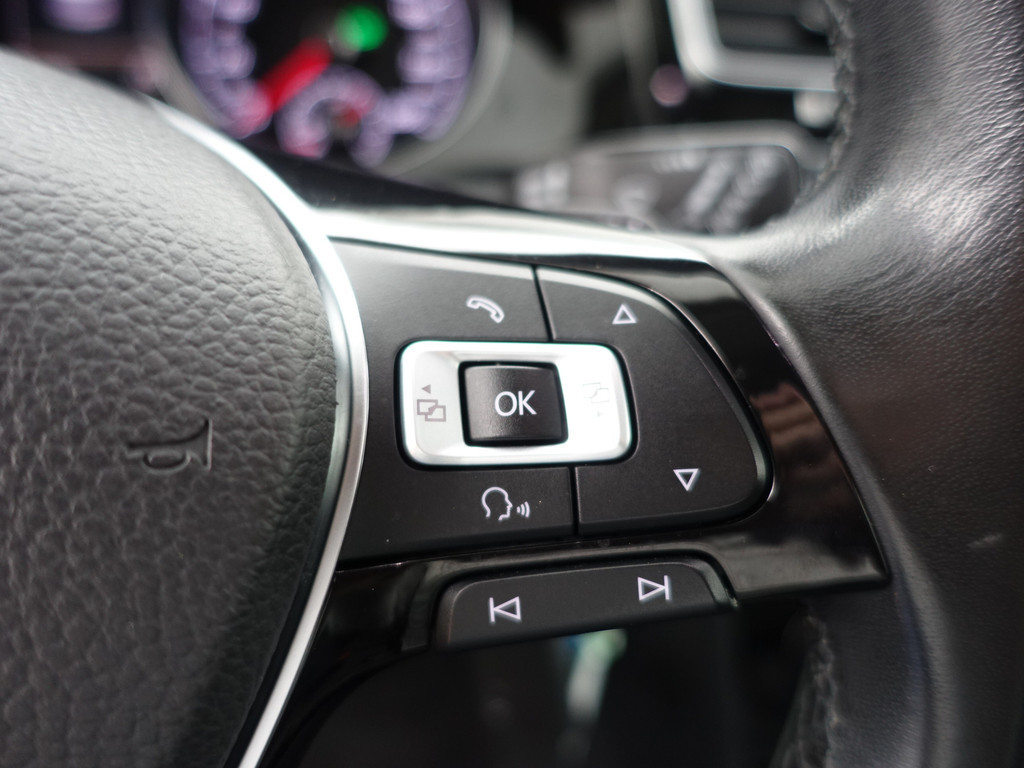 
Volkswagen Golf 1.2 TSI Highline Aut- Navi, Park Assist, Clima, Cruise, Sport Interieur vol									