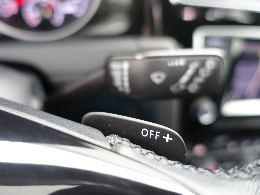 
Volkswagen Golf 1.2 TSI Highline Aut- Navi, Park Assist, Clima, Cruise, Sport Interieur vol									