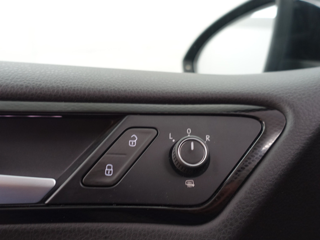 
Volkswagen Golf 1.2 TSI Highline Aut- Navi, Park Assist, Clima, Cruise, Sport Interieur vol									