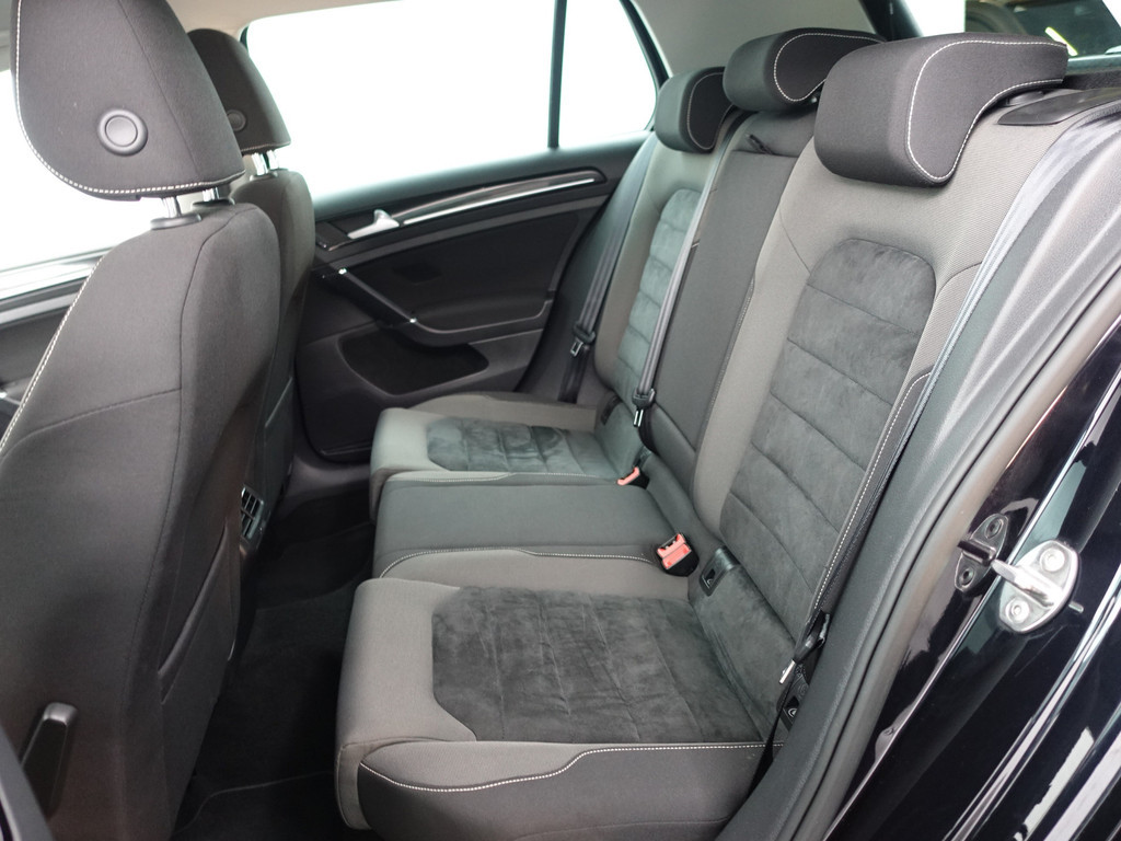 
Volkswagen Golf 1.2 TSI Highline Aut- Navi, Park Assist, Clima, Cruise, Sport Interieur vol									