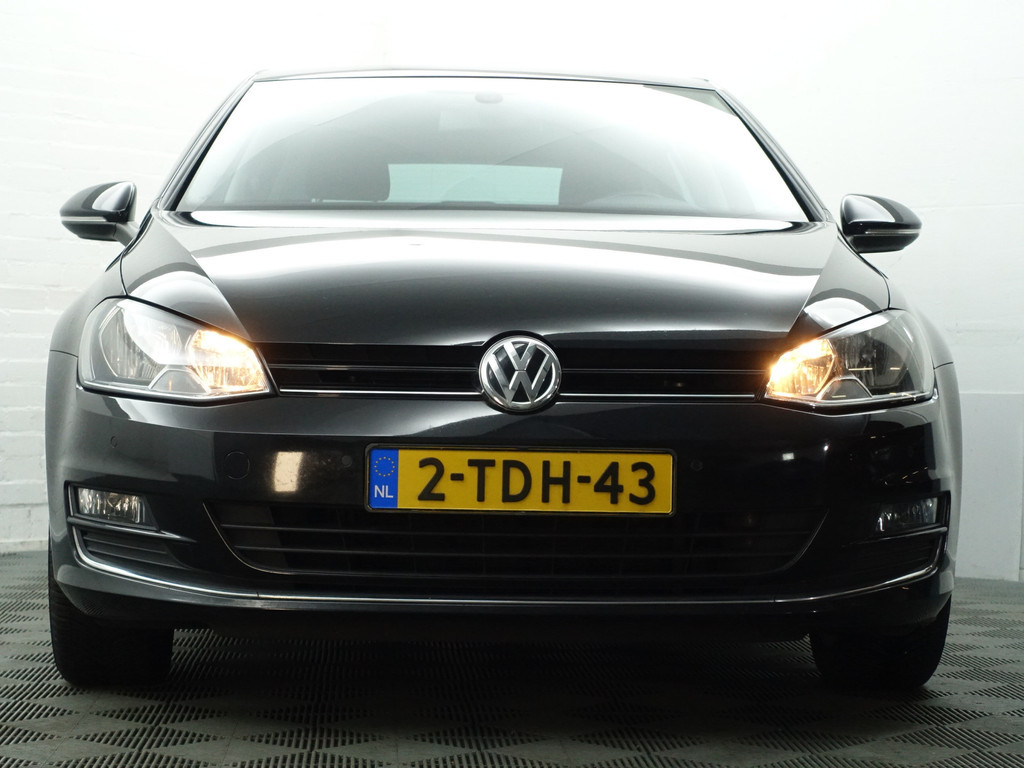 
Volkswagen Golf 1.2 TSI Highline Aut- Navi, Park Assist, Clima, Cruise, Sport Interieur vol									