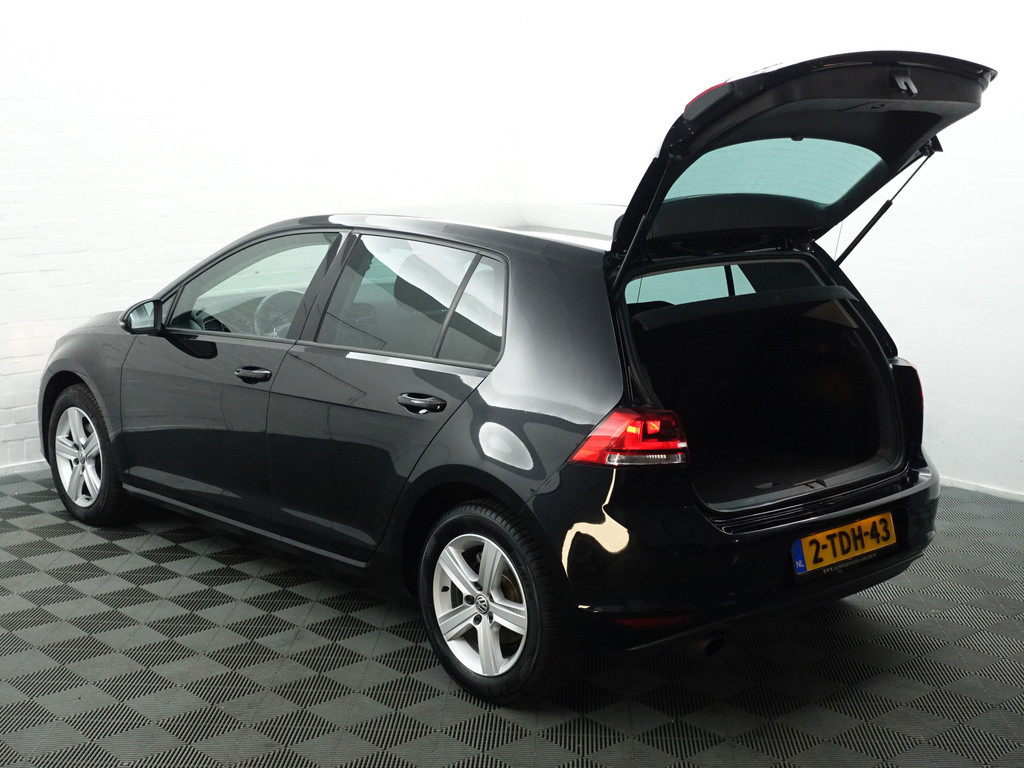 
Volkswagen Golf 1.2 TSI Highline Aut- Navi, Park Assist, Clima, Cruise, Sport Interieur vol									