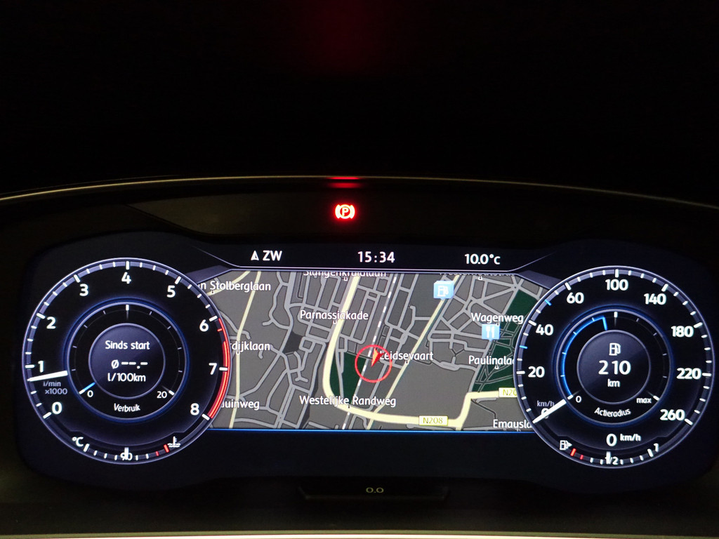 
Volkswagen Golf 1.4 TSI R-line+ Virtual Cockpit, Carplay, Navi, Cruise, Park Assist, Clima vol									