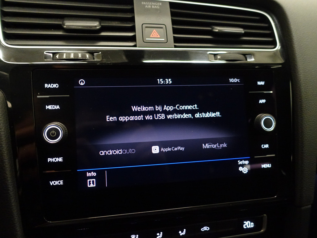 
Volkswagen Golf 1.4 TSI R-line+ Virtual Cockpit, Carplay, Navi, Cruise, Park Assist, Clima vol									