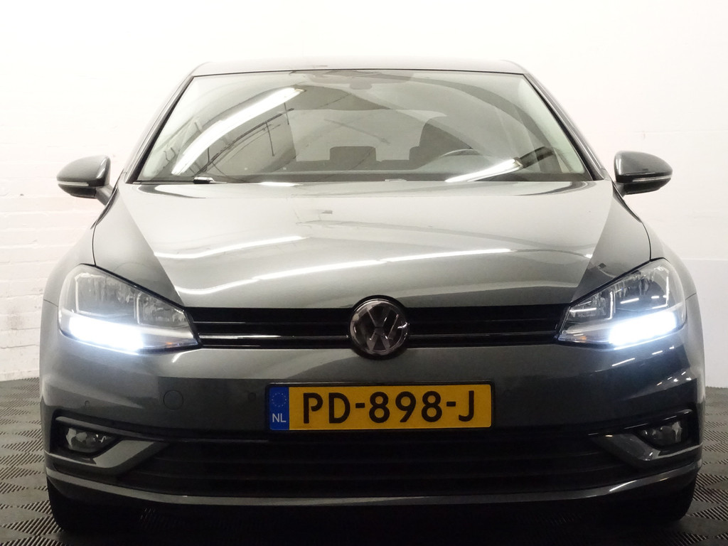 
Volkswagen Golf 1.4 TSI R-line+ Virtual Cockpit, Carplay, Navi, Cruise, Park Assist, Clima vol									