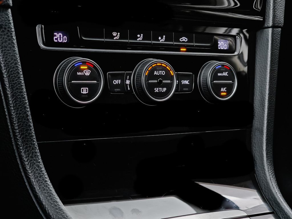 
Volkswagen Golf 1.2 TSI Highline+ Alcantara, Clima, Cruise, Elek pakket vol									