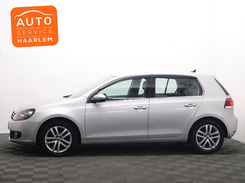 
Volkswagen Golf 1.6 TDI HIGHLINE BLUEMOTION – Full map Navi, Alcantara, ECC, LMV, PDC vol									