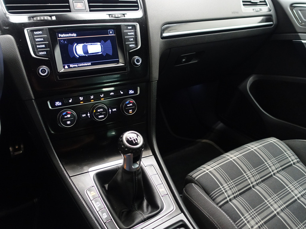 
Volkswagen Golf 2.0 TDI GTD Performance- Xenon Led, Navi, Stoelverwarming, Driving selection, Adap Cruise vol									