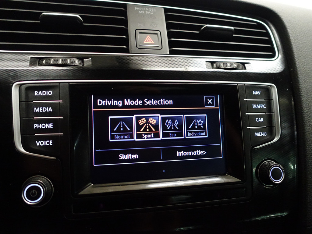 
Volkswagen Golf 2.0 TDI GTD Performance- Xenon Led, Navi, Stoelverwarming, Driving selection, Adap Cruise vol									