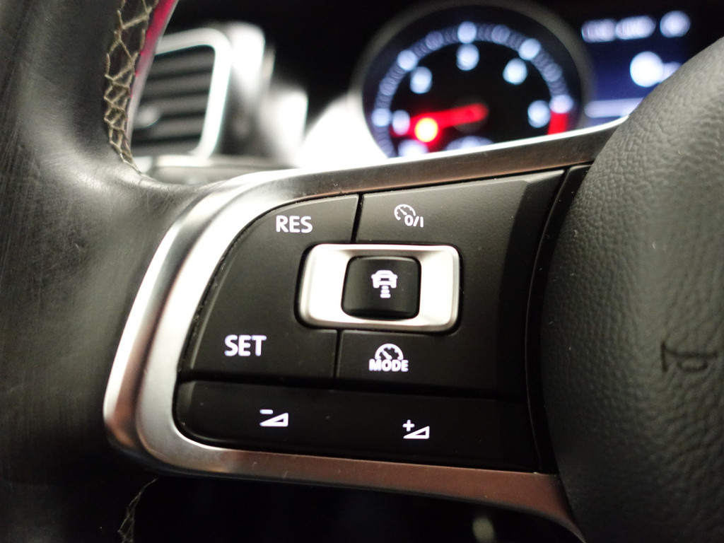 
Volkswagen Golf 2.0 TDI GTD Performance- Xenon Led, Navi, Stoelverwarming, Driving selection, Adap Cruise vol									