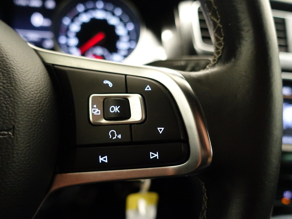 
Volkswagen Golf 2.0 TDI GTD Performance- Xenon Led, Navi, Stoelverwarming, Driving selection, Adap Cruise vol									