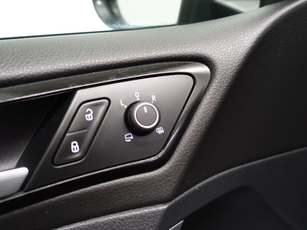 
Volkswagen Golf 2.0 TDI GTD Performance- Xenon Led, Navi, Stoelverwarming, Driving selection, Adap Cruise vol									