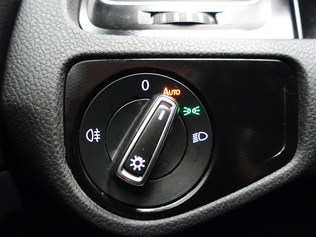 
Volkswagen Golf 2.0 TDI GTD Performance- Xenon Led, Navi, Stoelverwarming, Driving selection, Adap Cruise vol									